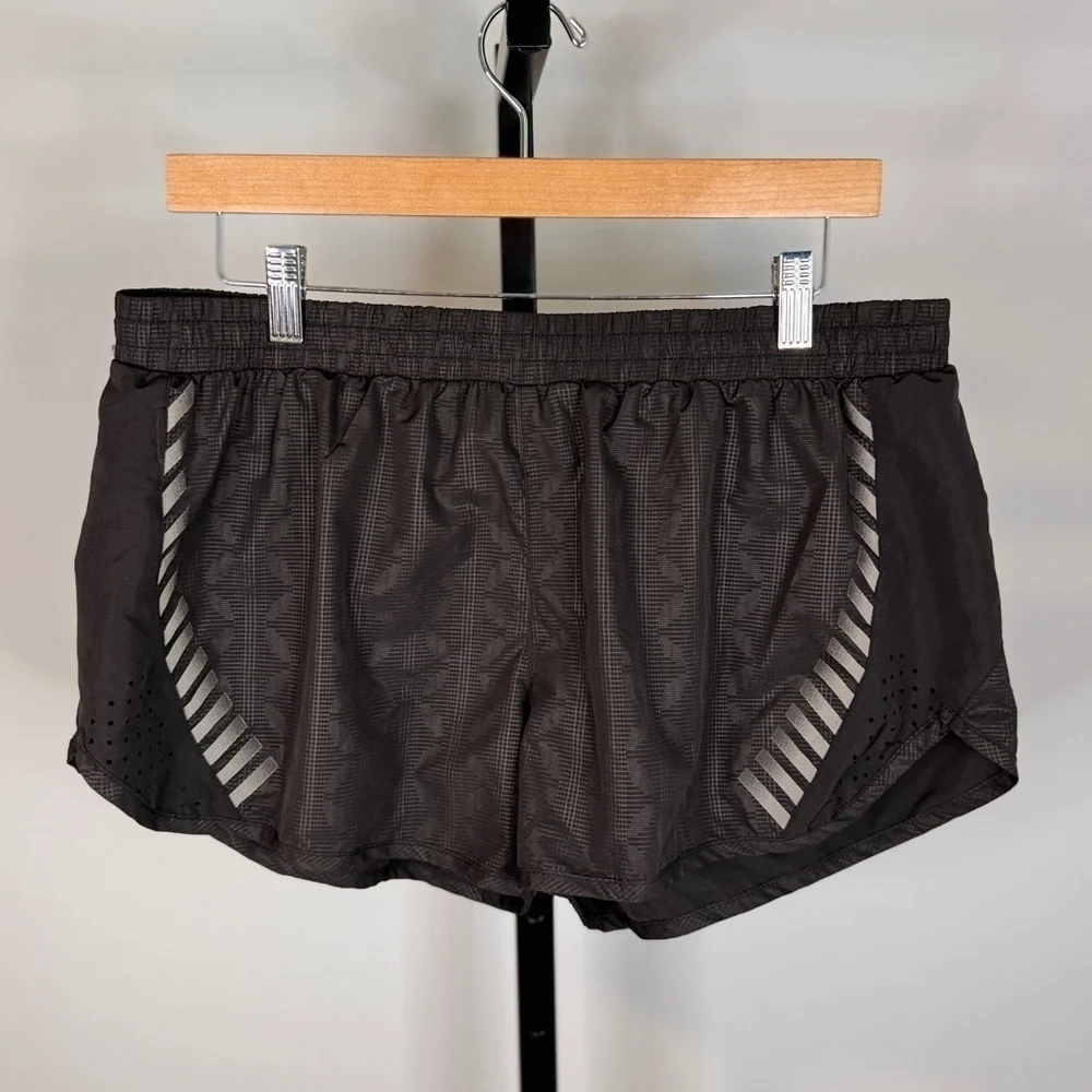 NWT Helly Hansen Women's Athletic Pace Shorts - Size XL